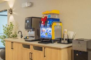 Days Inn & Suites by Wyndham West Edmonton