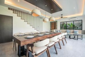 Top 5-Bedroom Canggu Retreat Near Beach