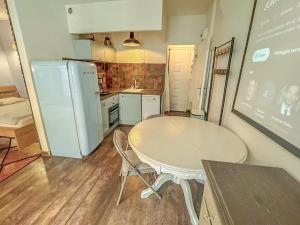 5 Stylish Studio in Châtelet Minutes from Pompidou