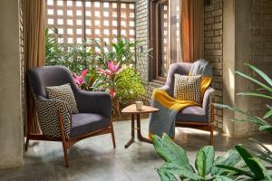 SaffronStays Ashfield - 5BHK Eco-Farmhouse with Pools, Jacuzzi, Lawn & Games Room