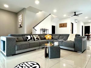4BR Cozy Villa for 16 Pax Quiet Area & Spacious