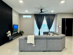 4BR Cozy Villa for 16 Pax Quiet Area & Spacious