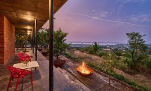 SaffronStays Zen, Igatpuri - lake-view villa with indoor and outdoor games