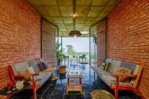 SaffronStays Zen, Igatpuri - lake-view villa with indoor and outdoor games