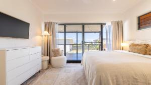 The Palms w Sauna, Gym & Boat Park 100m to Beach