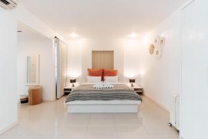 Seminyak Luxe Villa Near Beach, Breakfast Concierge