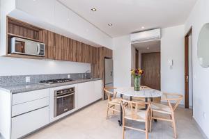 Roma Encore Modern Condo Versalles 308