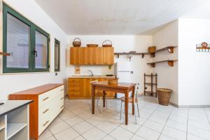 Studio Apartment De Blasi by BarbarHouse