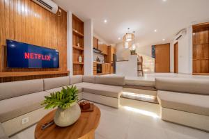 5G Villa 1 Brand-New Tropical 3 bedrooms Villa in the Heart of Berawa