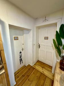Spacious 22sqm Room with Balcony near Schönhauser Allee
