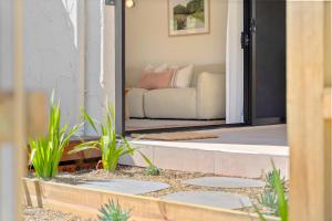 Caba Crest - Beachfront Villa