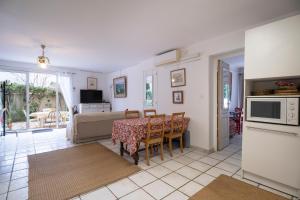 Rez de jardin à 100 m de la plage