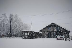 easelog 中富良野山居木屋 距離富良野滑雪场15分钟車程