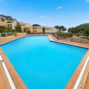 Bleu Azur T2, 4P, PK, AC, piscine terrasse, plage