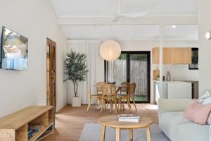 Caba Crest - Beachfront Villa