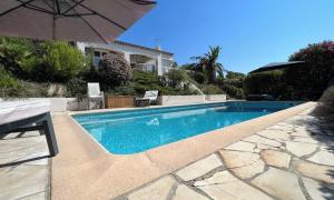 Beautiful holiday home 10min beaches pool