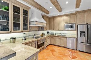 Hacienda Beach Club 5203