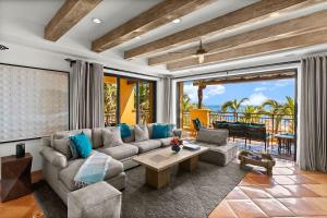 Hacienda Beach Club 5203