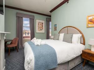 New Centrally Located room in Bath City Centre - Pass the Keys