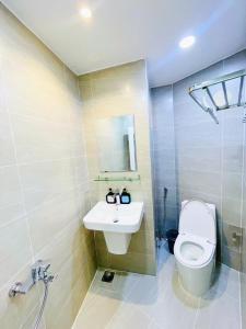 Entire 2-bedroom apartment near the Airport, 4-6 people - Homiedate