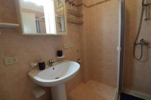 Casa Rossella Spacious apartment with terrace, near the sea