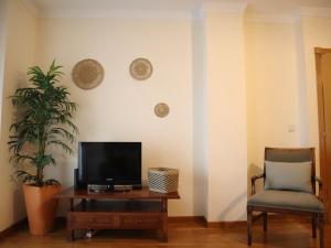 Sunny Beachside Escape by Host Wise