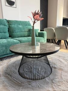 MoHost Magic - Feel the Spark