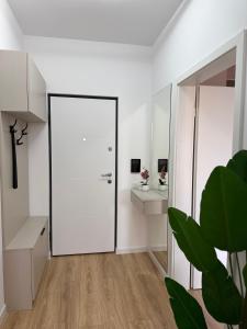 MoHost Magic - Feel the Spark