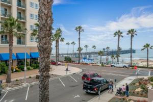 4P-213 Pier & Ocean View with pool