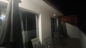 1 bedroom apartment with communal pool