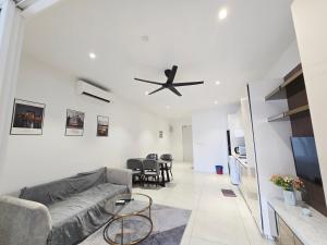 Quill Residence Queen House