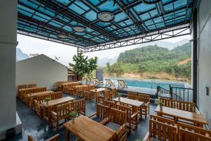 Odyssey Hotel 2, Tours & Motorbikes Rental