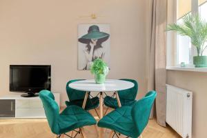 Cozy Apartment in Gdańsk ideal for remote work & Pet-friendly by Noclegi Renters