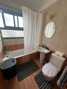 1 bedroom apartment with communal pool