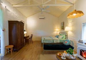 Hilltop House-Vintage Retreat-Garden&Mountain View