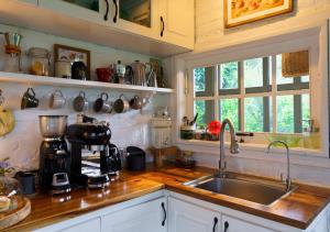 Hilltop House-Vintage Retreat-Garden&Mountain View