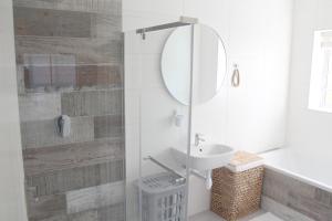 Mont Serrat, West Beach, Whispering Waves