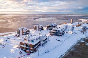 Luxurious Seaside Penthouse