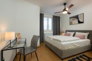 City Center Suite with Private Garage