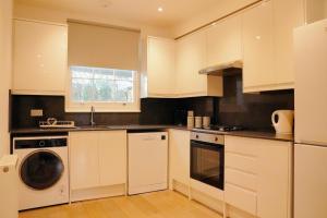 BEAUTIFUL 2 BEDROOMS FLAT close to KING CROSS