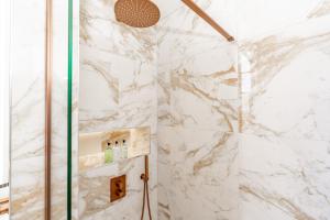 Dragon Suites Luxury Apartments at Rutland Square