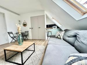 Appartement Vue Mer - À 50m de la Plage des Minimes - Grand Jardin - Parking Gratuit