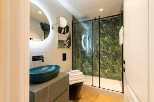 Dipinto di Blu Termini