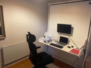 Central Dublin 2-Bed House Sleeps 4 WiFi