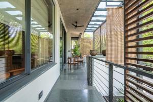 Gulmohar527 3BHK Service Apartment Defence Colony