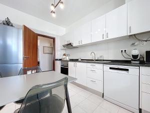 Lido Vista Apartment by Atlantic Holiday