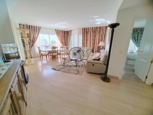 Sunny 3 bed apartment Marina