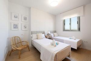 Elegant 3BR Penthouse with Sea View Pool & Garden