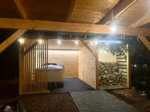 KASZUBY Oliwkowy domek Niesiołowice na Kaszubach Balia z Jacuzzi Jeziora lasy