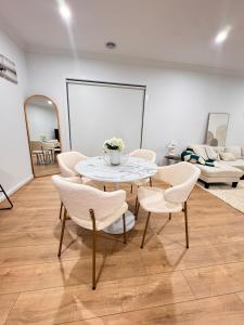 Ari Luxe Retreat